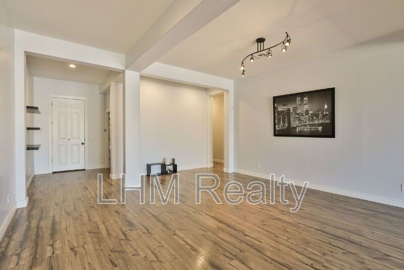 *Coming Soon* Luxurious 4 Bedroom Home with Pool, Fireplace, and Wine Cooler in Peoria, AZ property image