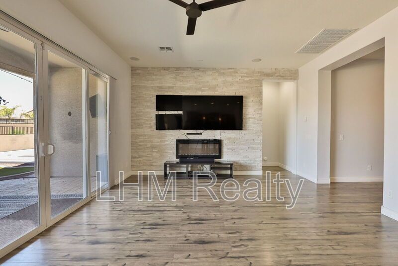 *Coming Soon* Luxurious 4 Bedroom Home with Pool, Fireplace, and Wine Cooler in Peoria, AZ property image