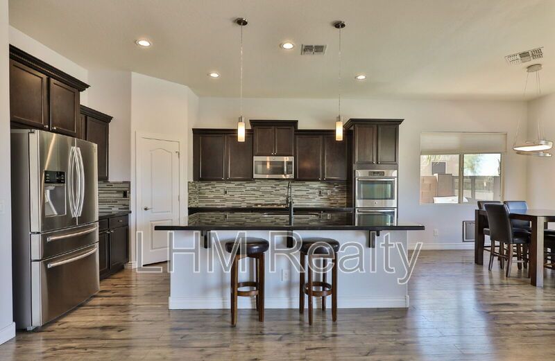 *Coming Soon* Luxurious 4 Bedroom Home with Pool, Fireplace, and Wine Cooler in Peoria, AZ property image
