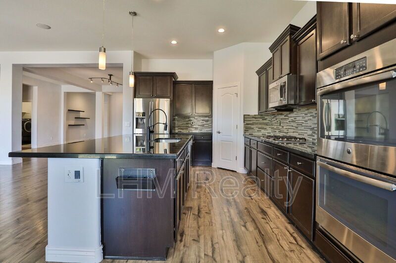 *Coming Soon* Luxurious 4 Bedroom Home with Pool, Fireplace, and Wine Cooler in Peoria, AZ property image