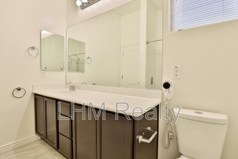 *Coming Soon* Luxurious 4 Bedroom Home with Pool, Fireplace, and Wine Cooler in Peoria, AZ property image