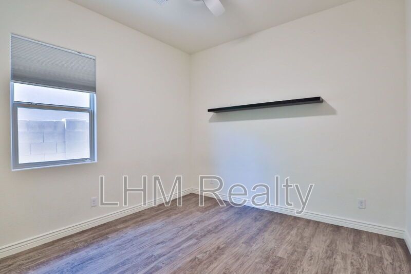 *Coming Soon* Luxurious 4 Bedroom Home with Pool, Fireplace, and Wine Cooler in Peoria, AZ property image