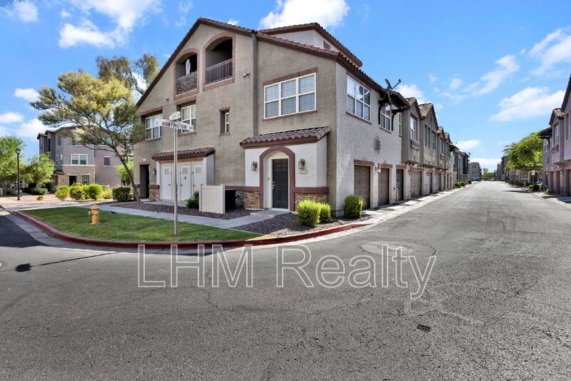 Modern 2 Bed Condo with Granite Countertops in Phoenix, AZ! property image