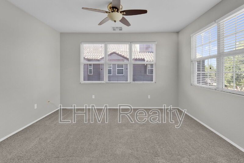 Modern 2 Bed Condo with Granite Countertops in Phoenix, AZ! property image