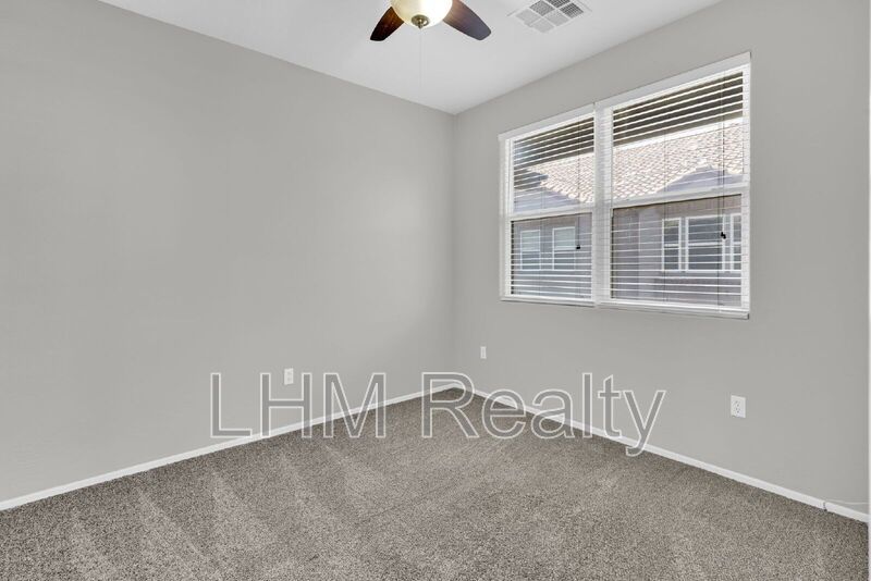 Modern 2 Bed Condo with Granite Countertops in Phoenix, AZ! property image