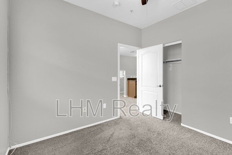 Modern 2 Bed Condo with Granite Countertops in Phoenix, AZ! property image