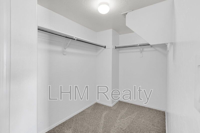 Modern 2 Bed Condo with Granite Countertops in Phoenix, AZ! property image